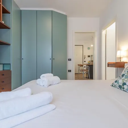 Italian Experience- Lighthouse