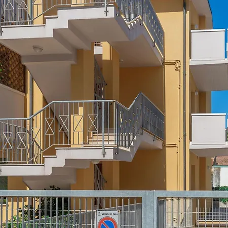 Italian Experience- Lighthouse 아파트 *